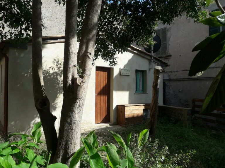 Tiny Haus im Zentrum von Bolsena | rodolfo tiny house bolsena 03 768x576