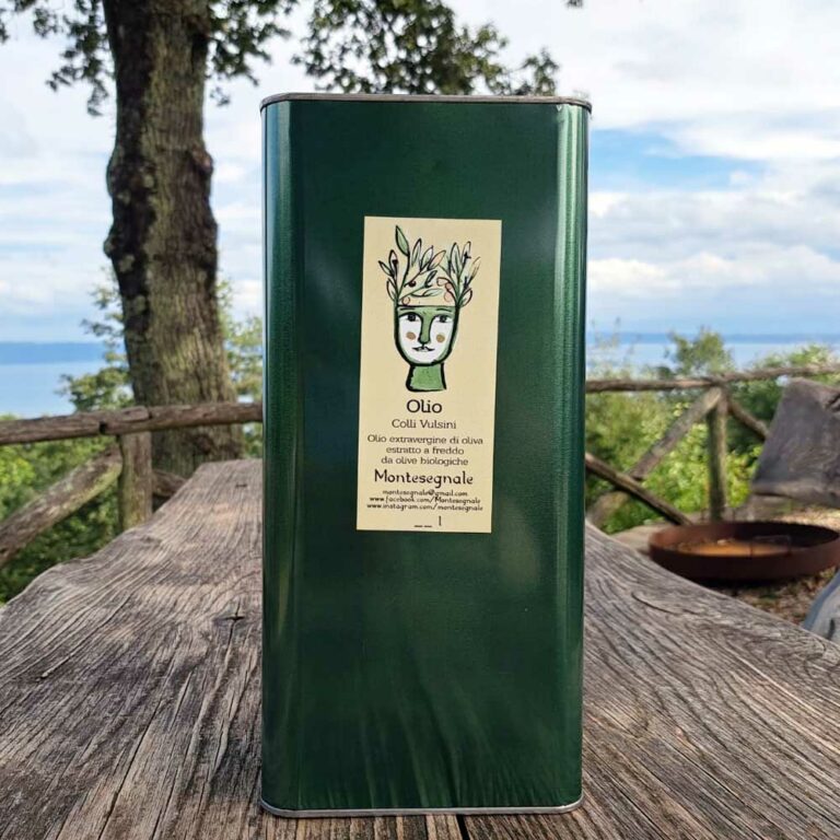 Montesegnale Olive Oil in Tin Can | Olive Oil Extravergine.
Cultivation on volcanic soil high above lago di Bolsena.
Directly from the tree into the mill.
Highest quality.